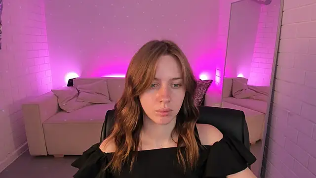 Snapshot of MeganClapp chatting on May 2026 06:22:01 AM MeganClapp online show from May 2026 06:22:01 AM