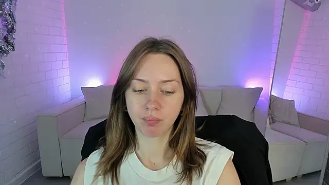 Snapshot of MeganClapp chatting on May 2026 05:14:01 AM MeganClapp online show from May 2026 05:14:01 AM