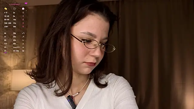 Snapshot of SheliaBinkley chatting on June 2026 06:43:02 PM SheliaBinkley online show from June 2026 06:43:02 PM