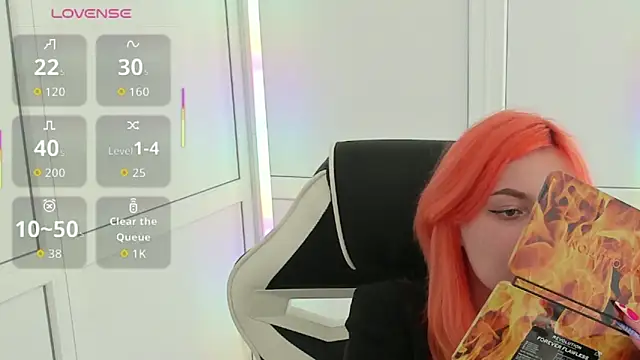 Snapshot of NightLeaf chatting on April 2026 01:11:01 PM NightLeaf online show from April 2026 01:11:01 PM