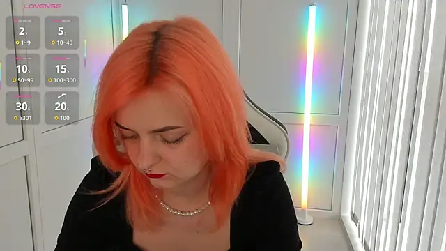 Snapshot of NightLeaf chatting on April 2026 01:16:01 PM NightLeaf online show from April 2026 01:16:01 PM