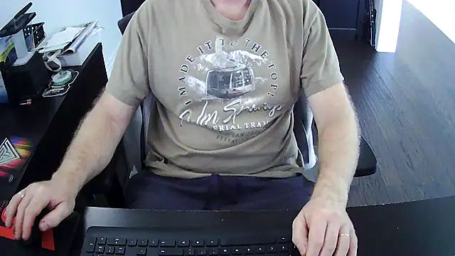 Shalun2000 online show from May 2026 01:07:02 PM