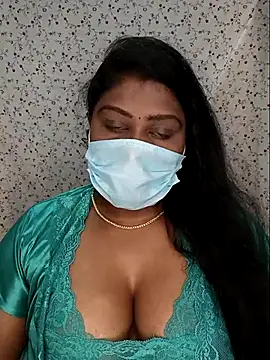 Romantic Woman online show from May 2026 07:00:02 PM