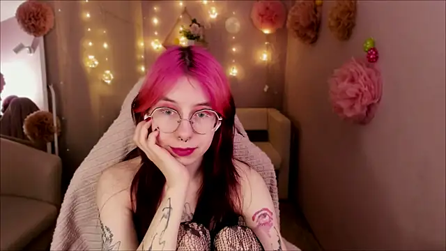 Snapshot of Alice_Nyx chatting on April 2026 08:45:02 PM Alice Nyx online show from April 2026 08:45:02 PM