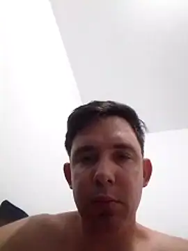 Roger1986  online show from April 2026 02:44:01 AM