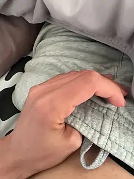 Snapshot of LemmonB chatting on April 2026 07:20:01 AM LemmonB online show from April 2026 07:20:01 AM