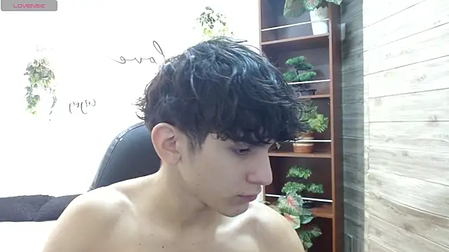 Snapshot of billy_wild chatting on April 2026 12:15:01 PM billy wild online show from April 2026 12:15:01 PM