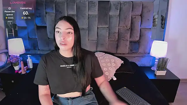 Snapshot of Ashly_bloom_ chatting on June 2026 02:55:02 AM Ashly bloom online show from June 2026 02:55:02 AM