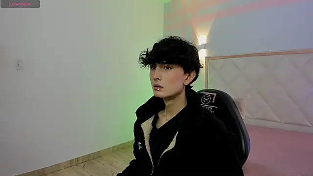 Snapshot of Eidan_tay chatting on April 2026 07:40:02 PM Eidan tay online show from April 2026 07:40:02 PM