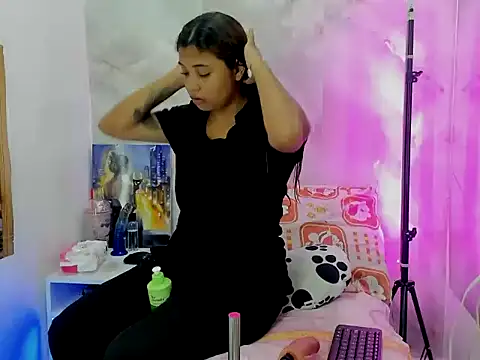 EllyBloom online show from April 2026 01:41:02 PM