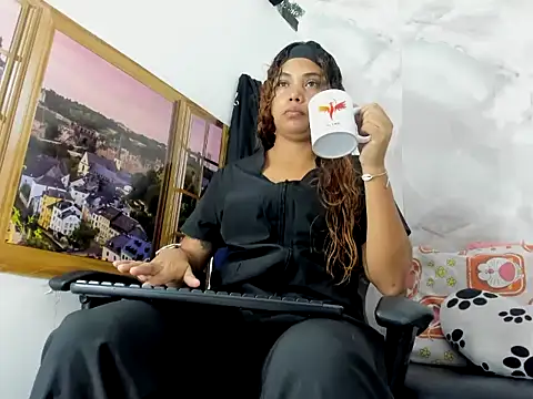 EllyBloom online show from May 2026 01:38:01 PM