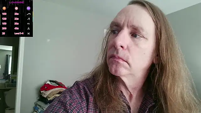 Magnus Luv online show from July 2026 12:19:01 PM