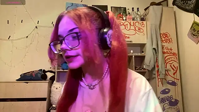 Snapshot of RedHeadCat chatting on April 2026 09:37:02 PM RedHeadCat online show from April 2026 09:37:02 PM