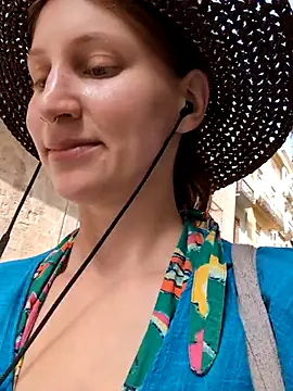 Snapshot of Julialexxxx chatting on July 2026 08:21:01 AM Julialexxxx online show from July 2026 08:21:01 AM