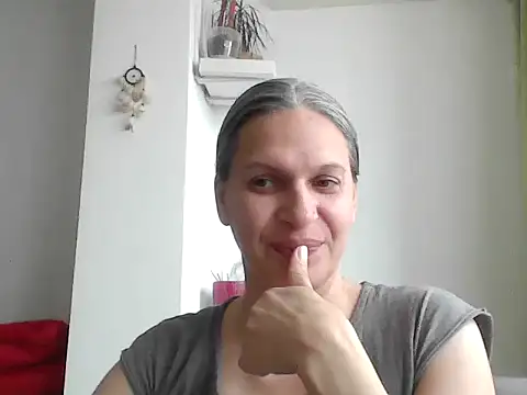 Snapshot of SweetLilTrouble chatting on April 2026 10:30:01 AM SweetLilTrouble online show from April 2026 10:30:01 AM