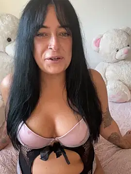 Snapshot of Katty_V chatting on May 2026 07:21:02 PM Katty V online show from May 2026 07:21:02 PM