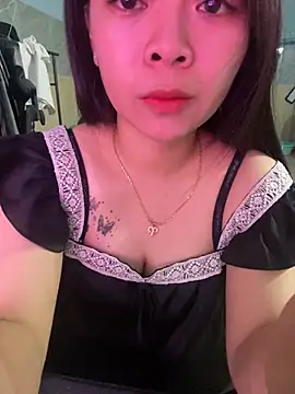 Snapshot of Pink_83 chatting on April 2026 07:45:01 AM Pink 83 online show from April 2026 07:45:01 AM