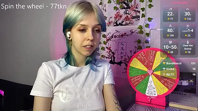 LunaBless online show from May 2026 10:00:02 PM