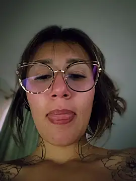 Snapshot of Mar_puentes chatting on May 2026 03:28:01 PM Mar puentes online show from May 2026 03:28:01 PM