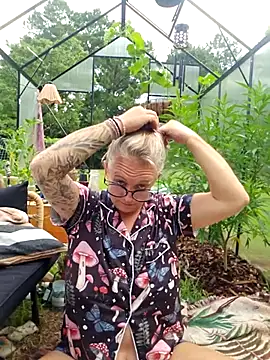 Blondejenn online show from July 2026 12:51:01 PM
