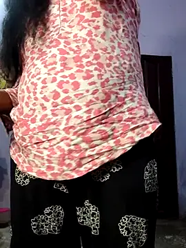 Snapshot of Roshni2001 chatting on April 2026 03:57:02 PM Roshni2001 online show from April 2026 03:57:02 PM