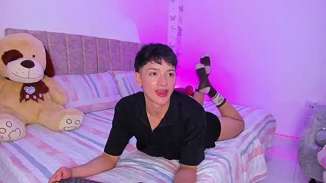 Snapshot of SaNti_ll chatting on April 2026 02:56:01 AM SaNti ll online show from April 2026 02:56:01 AM