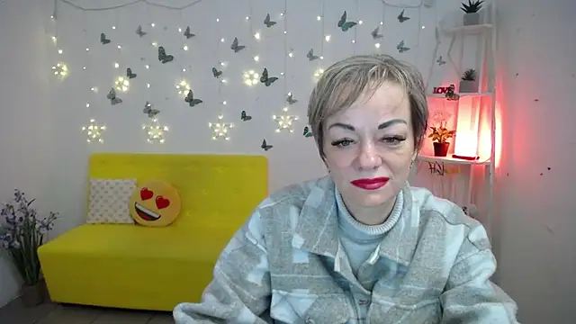 Snapshot of NikaMayu chatting on May 2026 05:25:01 AM NikaMayu online show from May 2026 05:25:01 AM