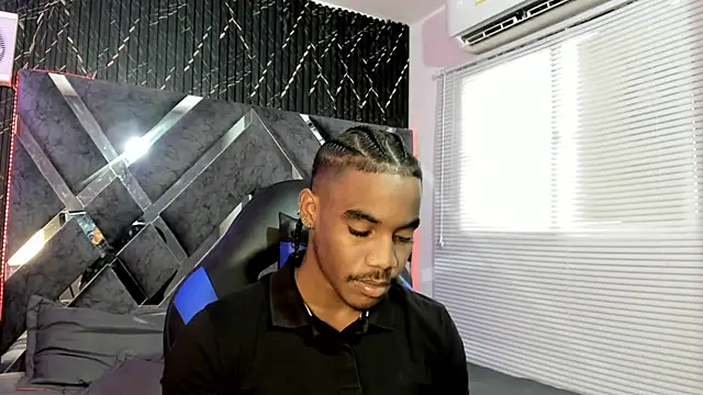 Snapshot of axel_silva4 chatting on June 2026 07:40:01 PM axel silva4 online show from June 2026 07:40:01 PM