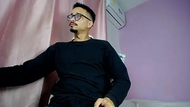 Snapshot of Amir_guy_ chatting on May 2026 01:05:01 PM Amir guy online show from May 2026 01:05:01 PM