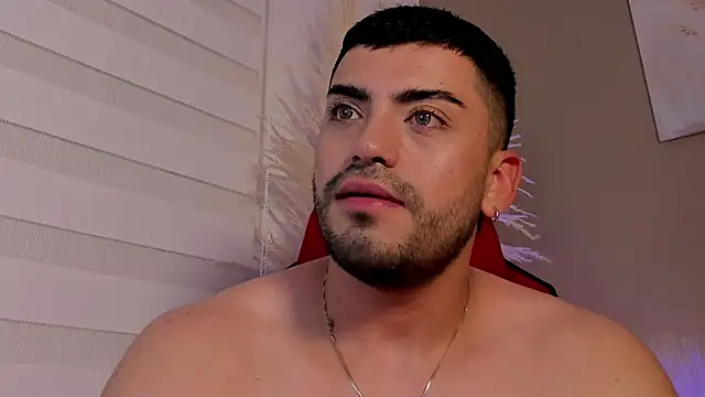 Snapshot of Alexander_Diazz chatting on May 2026 12:40:02 AM Alexander Diazz online show from May 2026 12:40:02 AM