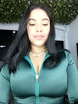 Snapshot of BrendaBloom_ chatting on May 2026 02:50:02 AM BrendaBloom online show from May 2026 02:50:02 AM