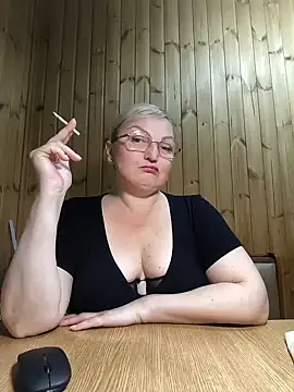 White-Chocolatte online show from April 2026 04:54:02 PM