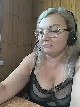 Snapshot of White-Chocolatte chatting on June 2026 07:03:01 AM White-Chocolatte online show from June 2026 07:03:01 AM