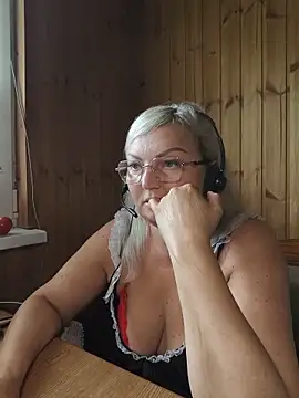 Snapshot of White-Chocolatte chatting on June 2026 06:04:02 AM White-Chocolatte online show from June 2026 06:04:02 AM