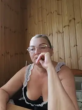 Snapshot of White-Chocolatte chatting on June 2026 02:10:02 PM White-Chocolatte online show from June 2026 02:10:02 PM