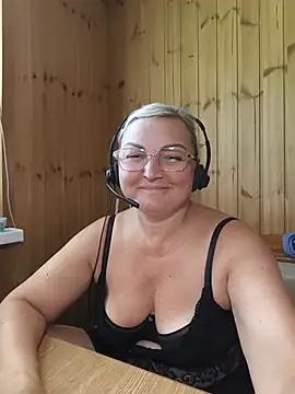 Snapshot of White-Chocolatte chatting on June 2026 08:22:02 AM White-Chocolatte online show from June 2026 08:22:02 AM