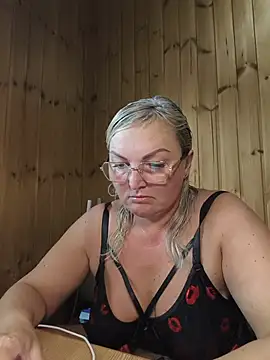 Snapshot of White-Chocolatte chatting on July 2026 03:58:02 PM White-Chocolatte online show from July 2026 03:58:02 PM
