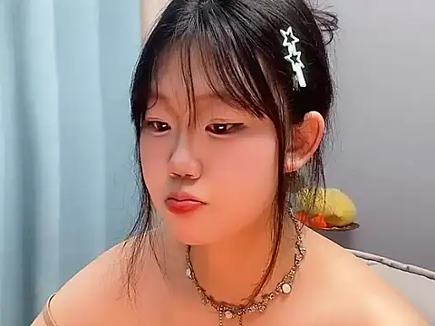 Snapshot of Lilababy00 chatting on April 2026 02:11:02 AM Lilababy00 online show from April 2026 02:11:02 AM