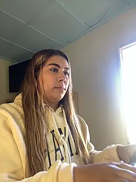 Snapshot of _BellaSmith_ chatting on July 2026 03:03:02 PM BellaSmith online show from July 2026 03:03:02 PM