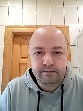 Luceriusbigass online show from April 2026 02:10:02 PM