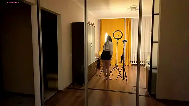 Snapshot of peachlunee chatting on April 2026 03:22:01 AM peachlunee online show from April 2026 03:22:01 AM