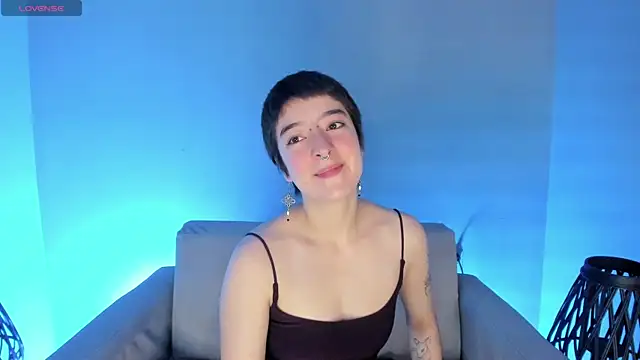Snapshot of Atheena__ chatting on June 2026 12:33:02 PM Atheena online show from June 2026 12:33:02 PM