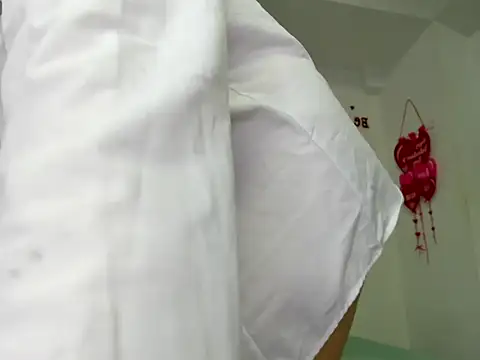 Snapshot of Carolinaa-03 chatting on April 2026 11:43:02 PM Carolinaa-03 online show from April 2026 11:43:02 PM