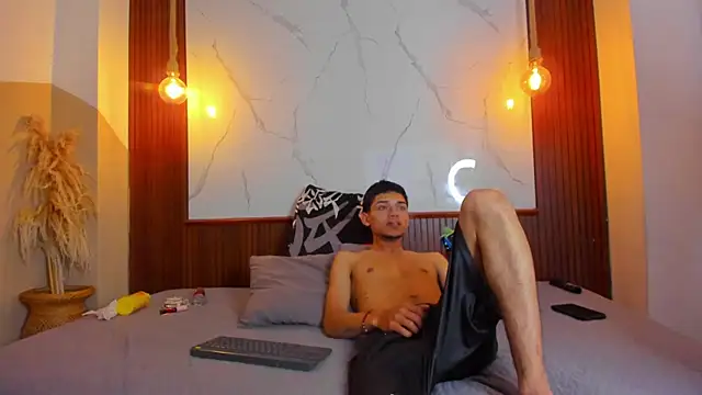 Eroticxcouple online show from April 2026 03:34:01 AM