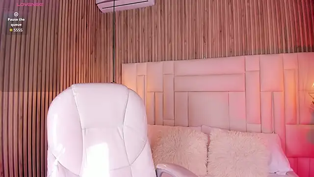 NicolSantos online show from May 2026 11:26:02 AM
