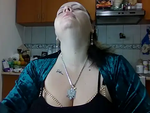 Snapshot of SweetRoseSingle chatting on April 2026 05:29:02 AM SweetRoseSingle online show from April 2026 05:29:02 AM