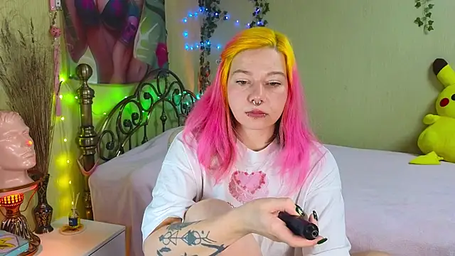 Sansarella online show from December 2025 01:04:02 PM