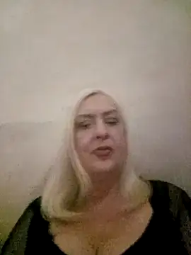 Julia20X online show from April 2026 06:32:02 PM