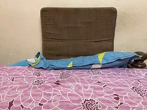 zayn18055 online show from April 2026 05:18:01 PM