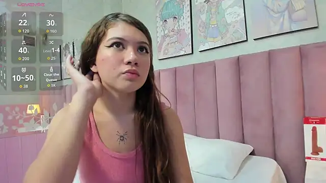 Snapshot of Hellencute18_ chatting on June 2026 11:10:01 AM Hellencute18 online show from June 2026 11:10:01 AM